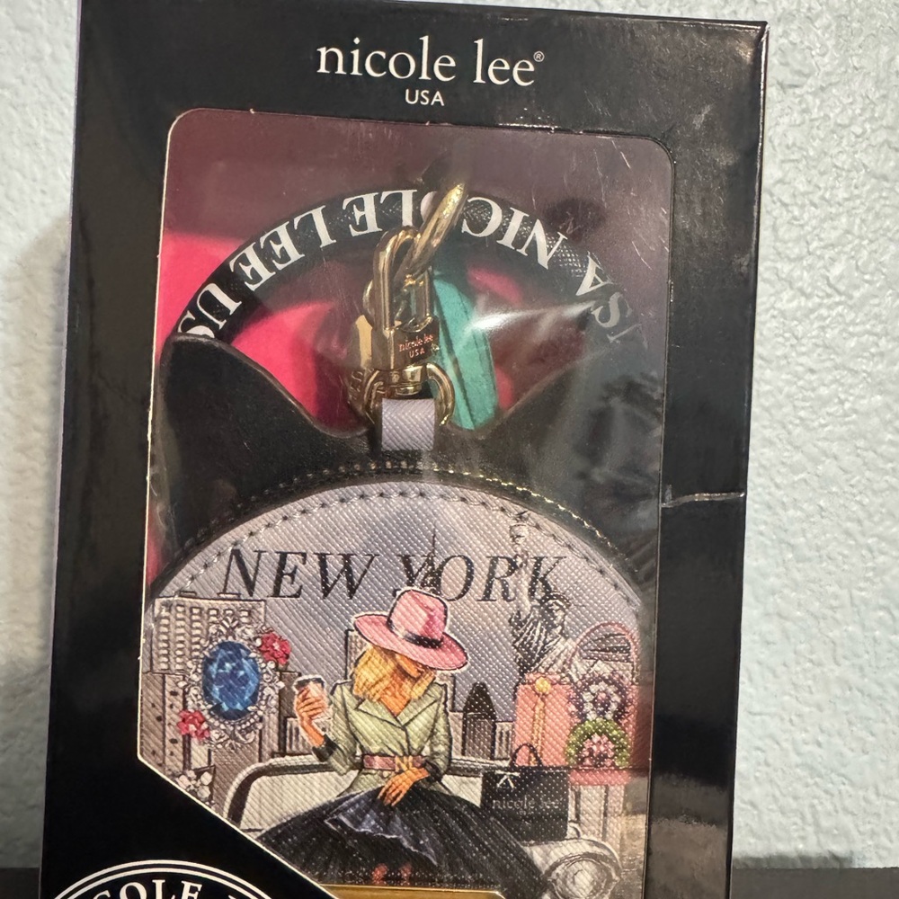 Nicole Lee Women's New York Print Keychain